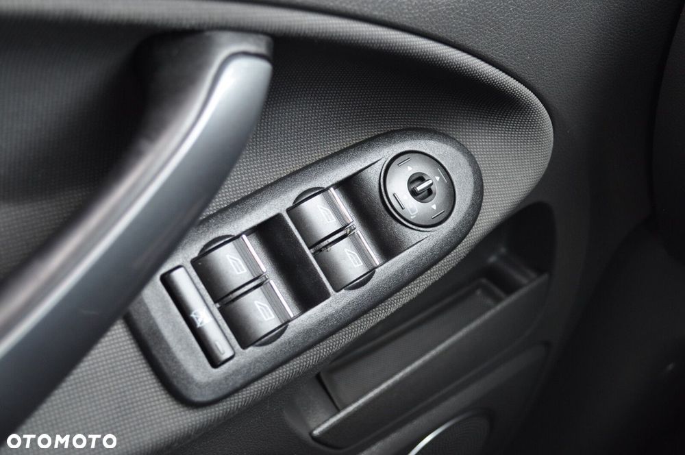 Ford Kuga - 13
