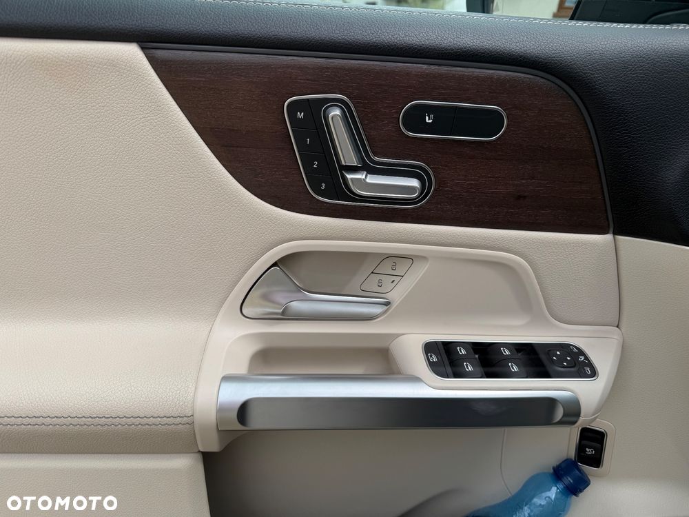 Mercedes-Benz GLB 250 4-Matic Progressive 8G-DCT - 12