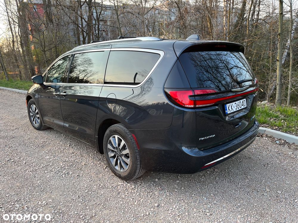 Chrysler Pacifica - 3