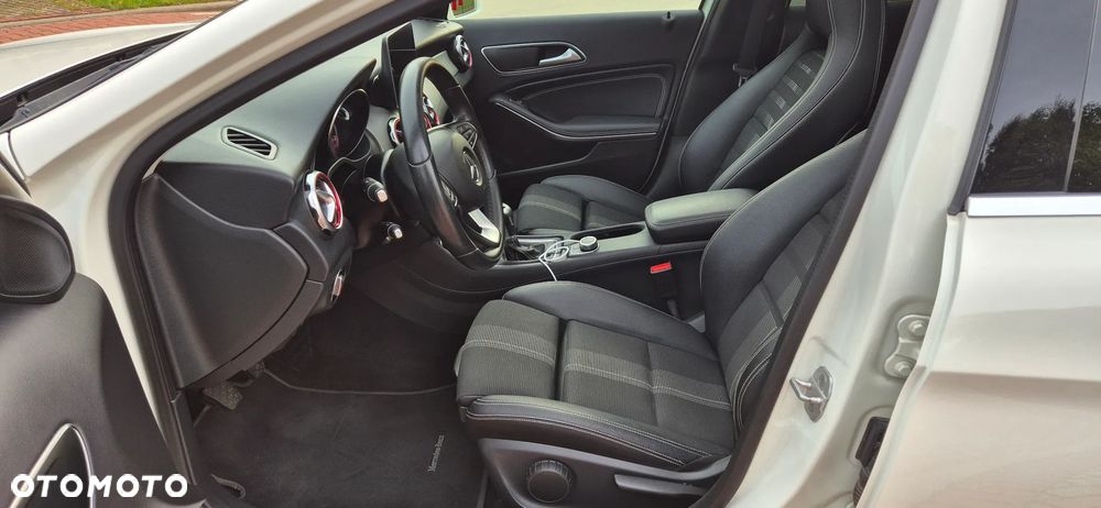 Mercedes-Benz GLA 200 (CDI) d Urban - 18