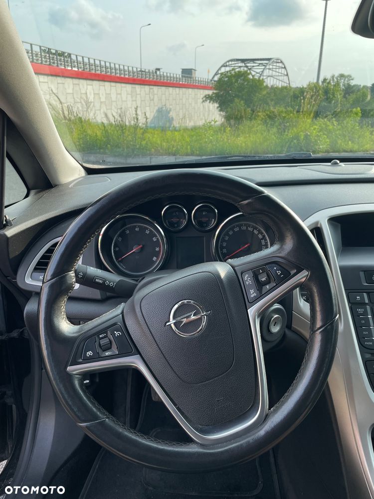 Opel Astra 1.6 T Cosmo - 17