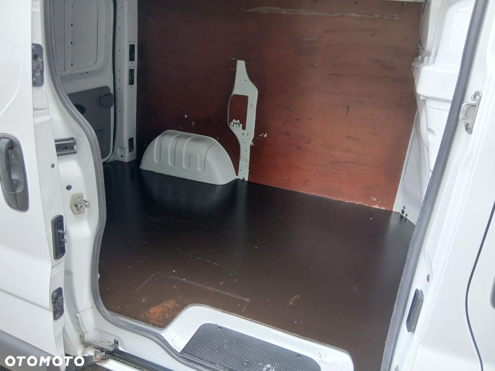 Opel VIVARO - 21