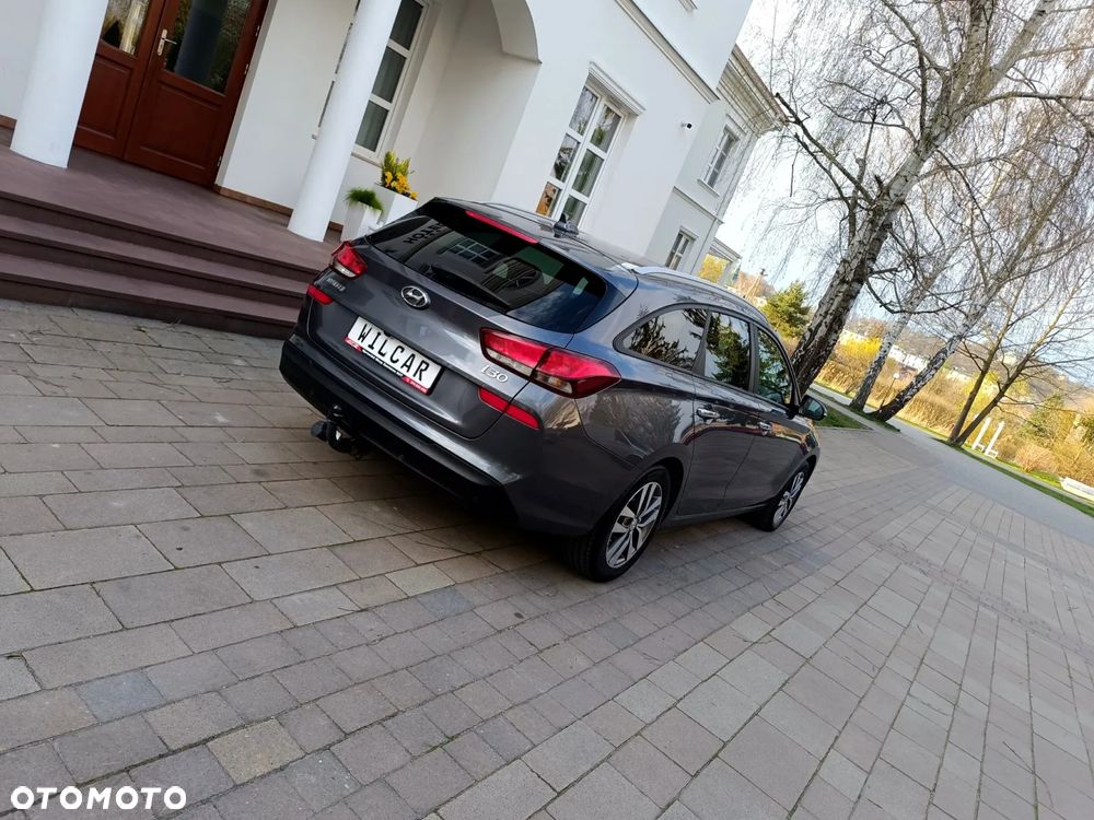 Hyundai i30 blue Kombi 1.6 CRDi Style - 17