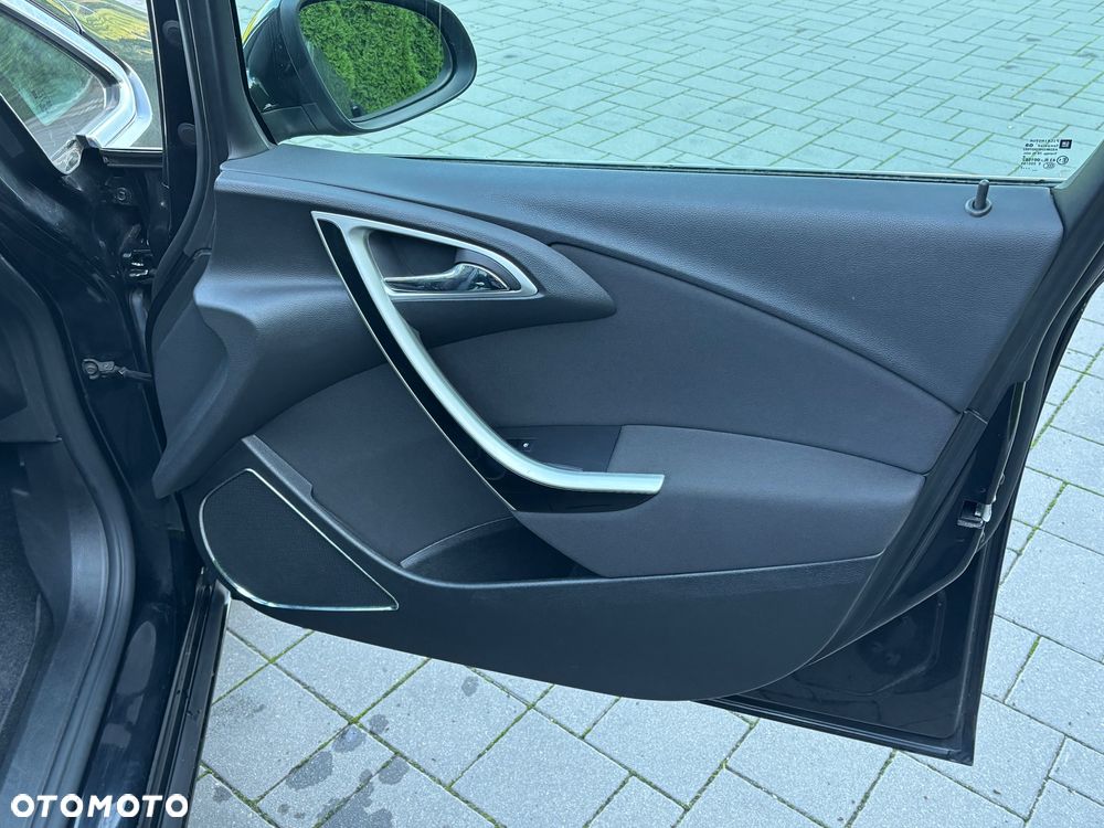 Opel Astra 1.4 Turbo 150 Jahre - 13