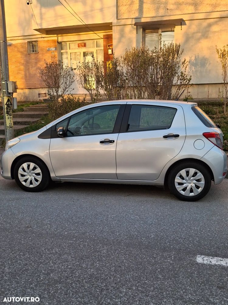 Toyota Yaris 1.3 VVT-i Terra - 2