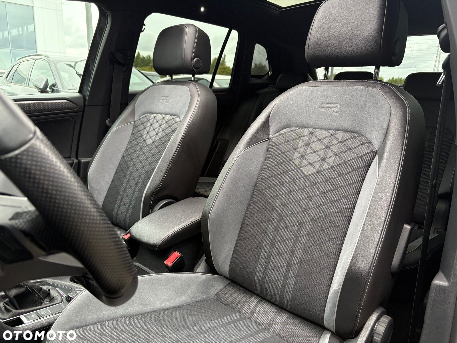 Volkswagen Tiguan - 12