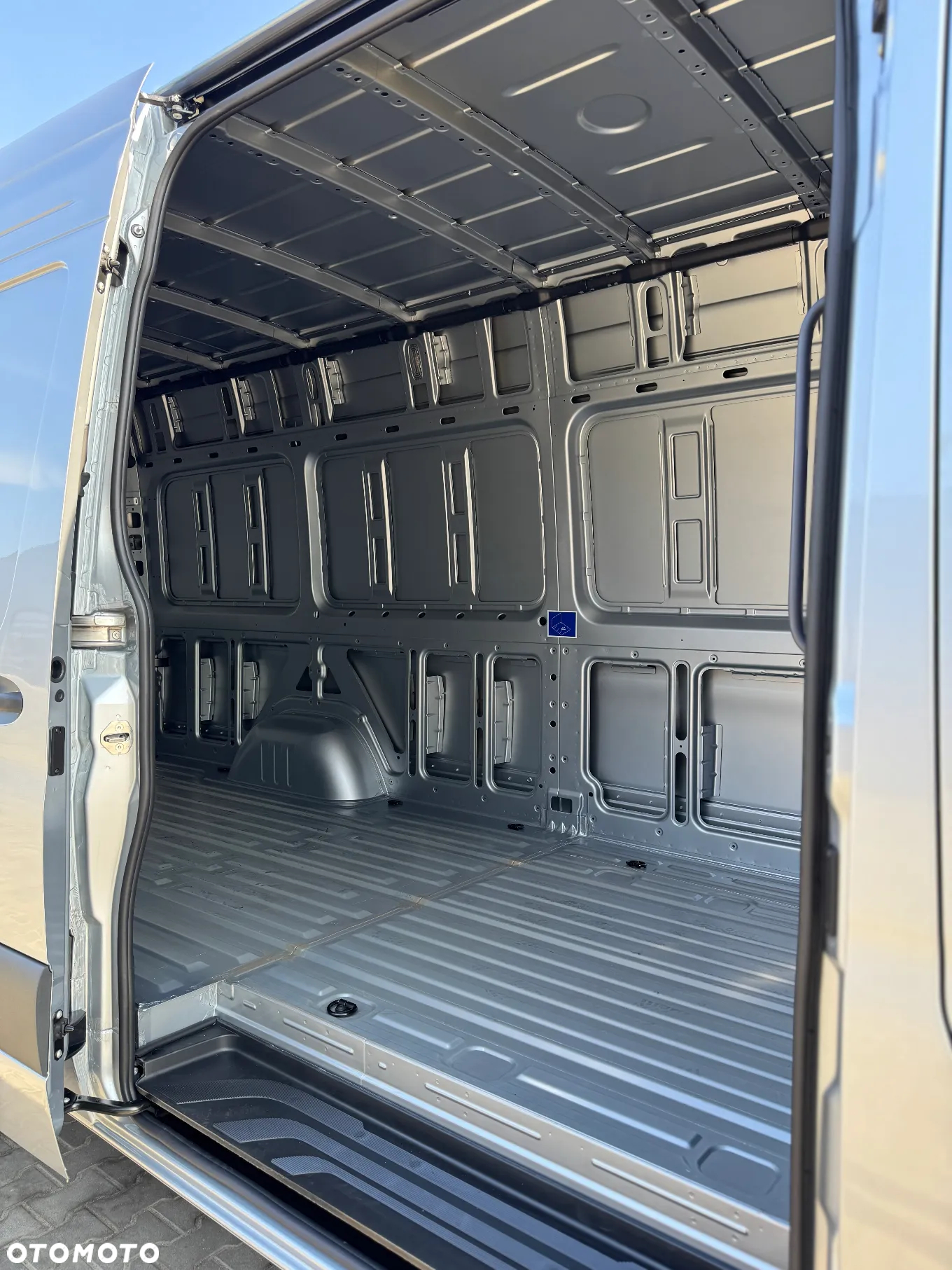 Mercedes-Benz Sprinter - 28