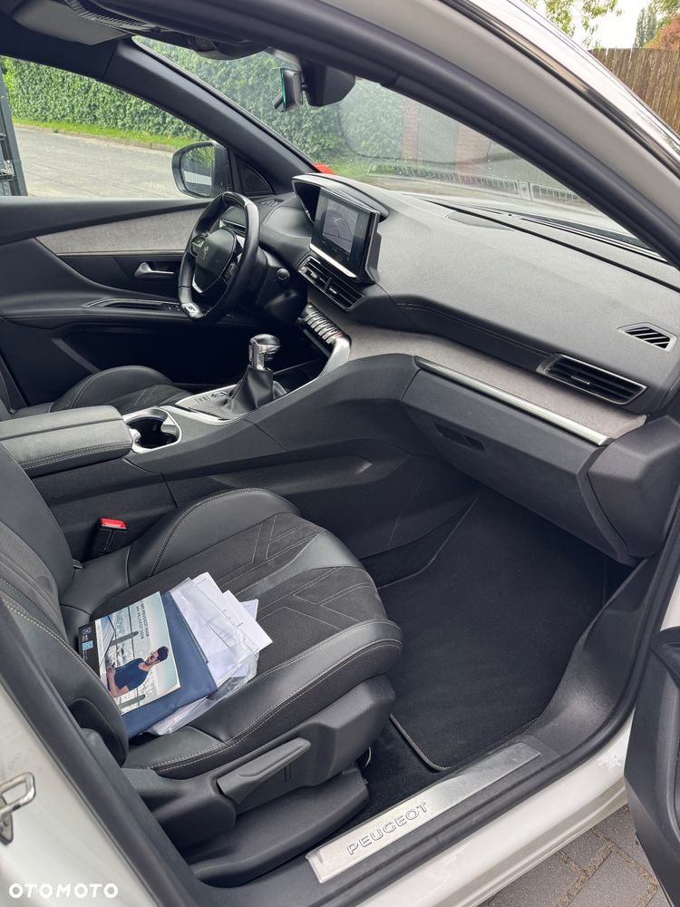 Peugeot 3008 1.5 BlueHDi GT S&S - 2