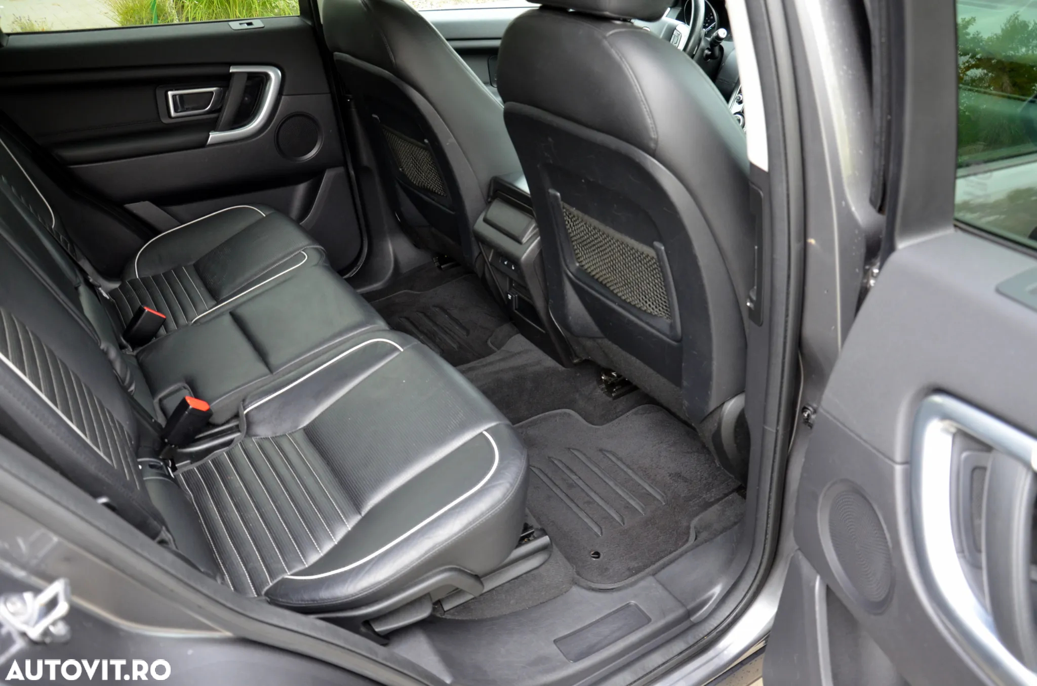 Land Rover Discovery Sport 2.0 D180 R-Dynamic MHEV HSE - 14
