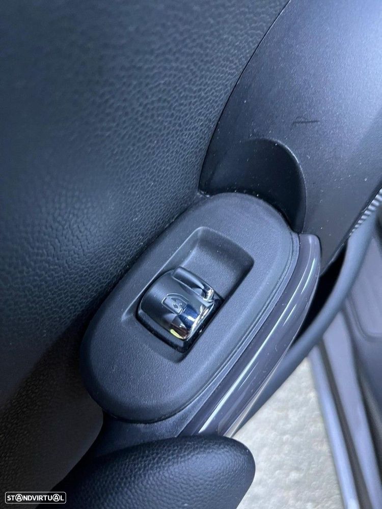 MINI 5 Portas One Classic Auto - 37