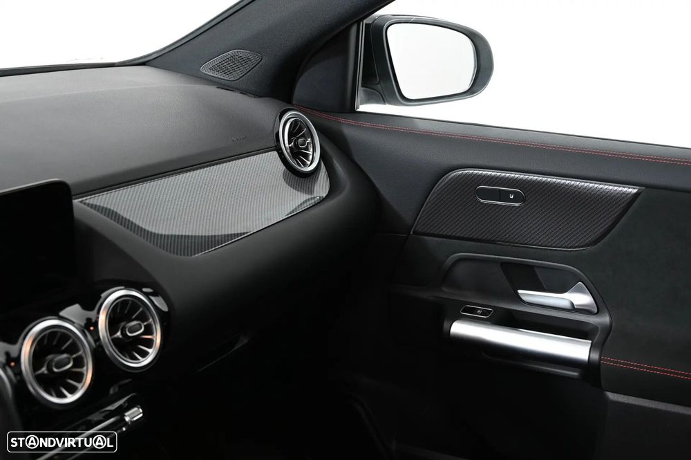 Mercedes-Benz GLA 200 d AMG Line - 25