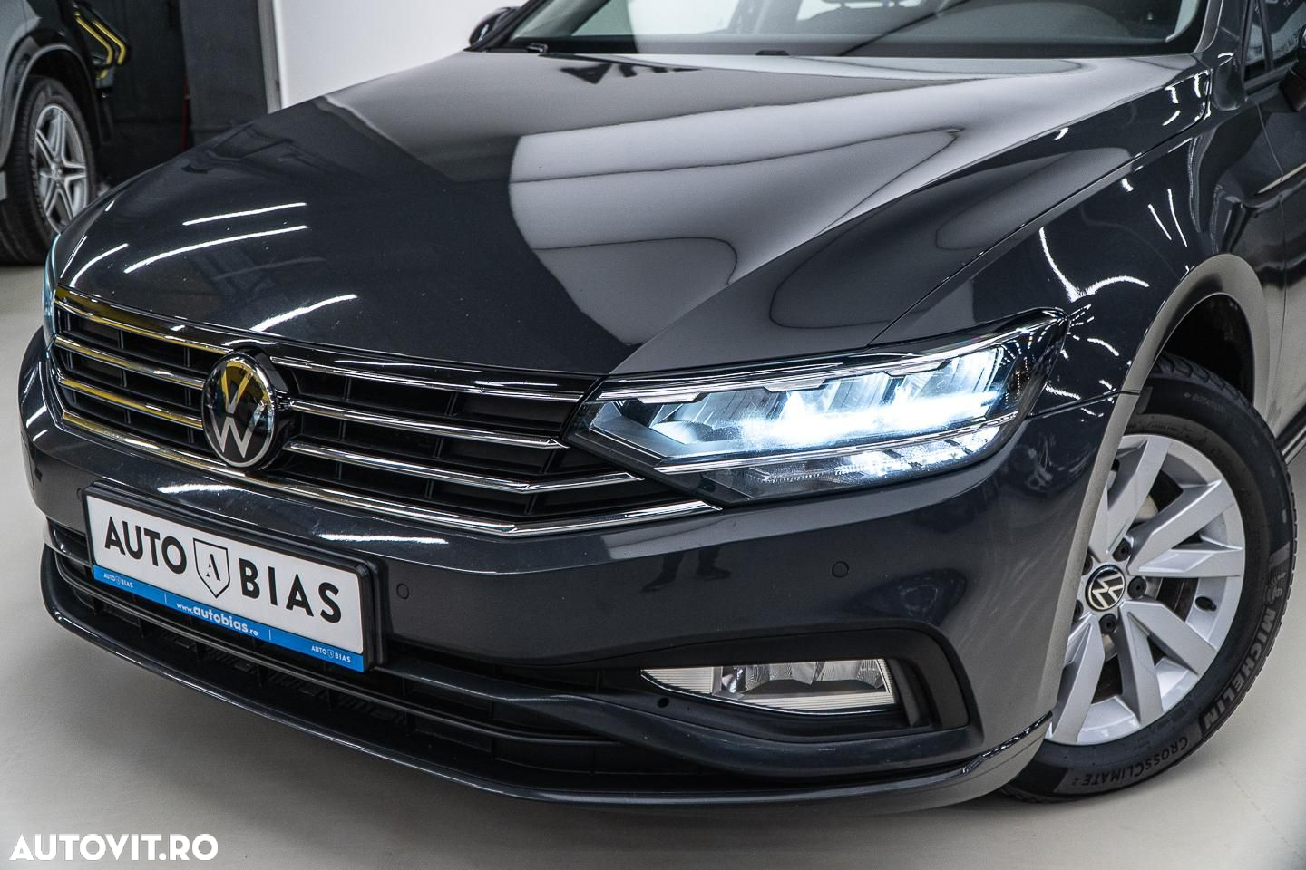 Volkswagen Passat 2.0 TDI DSG Comfortline - 11