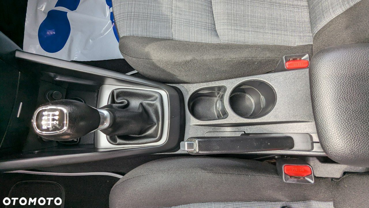 Kia Ceed - 27
