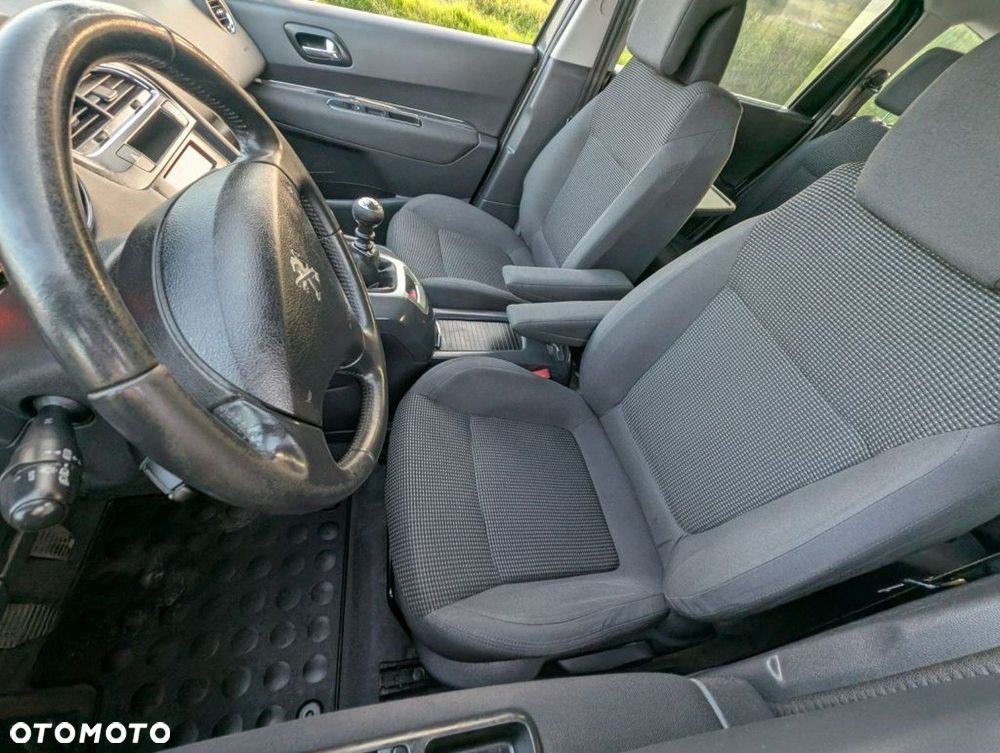 Peugeot 5008 - 19