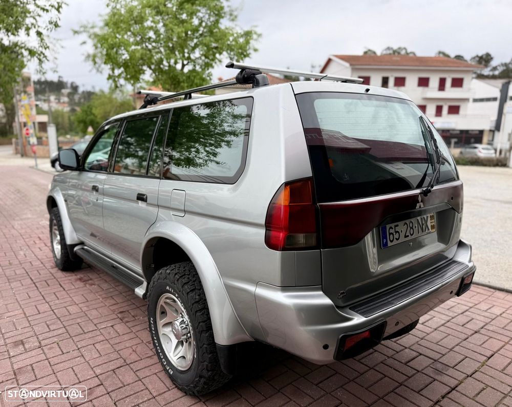 Mitsubishi Pajero Sport 2.5 TD GLS - 8