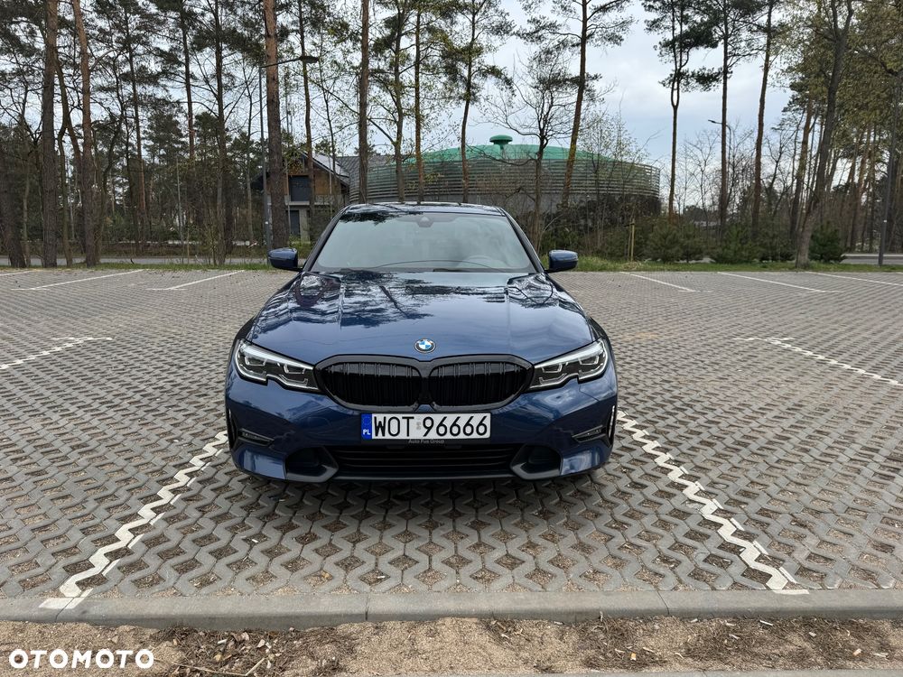 BMW Seria 3 330i xDrive Sport Line - 4