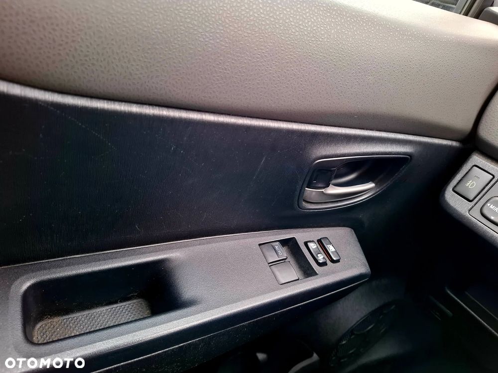 Toyota Yaris 1.33 Premium - 21