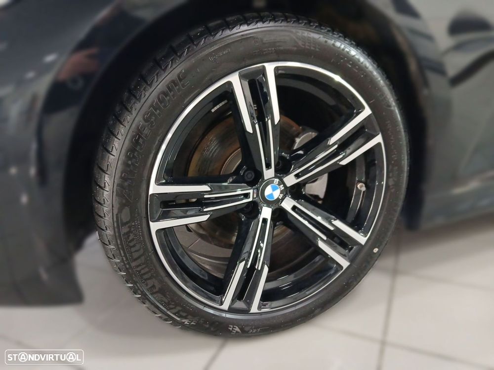 BMW 320 d Pack Desportivo M Auto — fotografia 4