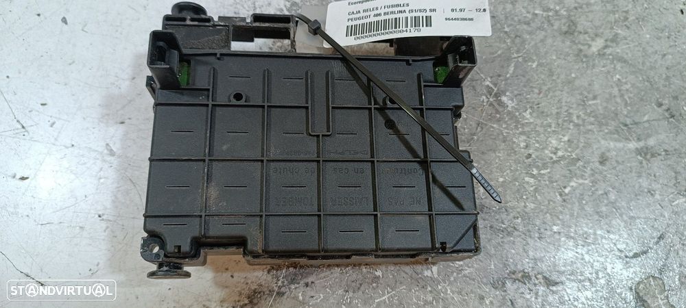 CAIXA RELÉS / FUSÍVEIS PEUGEOT 406 2002 - 2