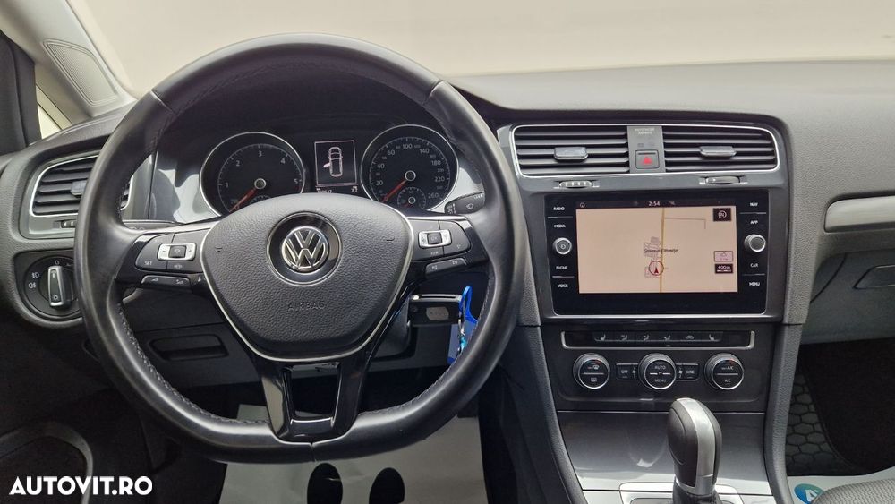 Volkswagen Golf - 14