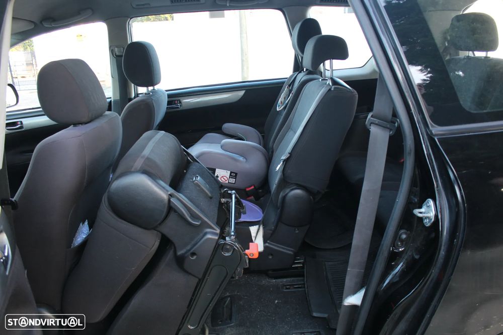 Toyota Avensis Verso 2.0 D-4D Sol - 15