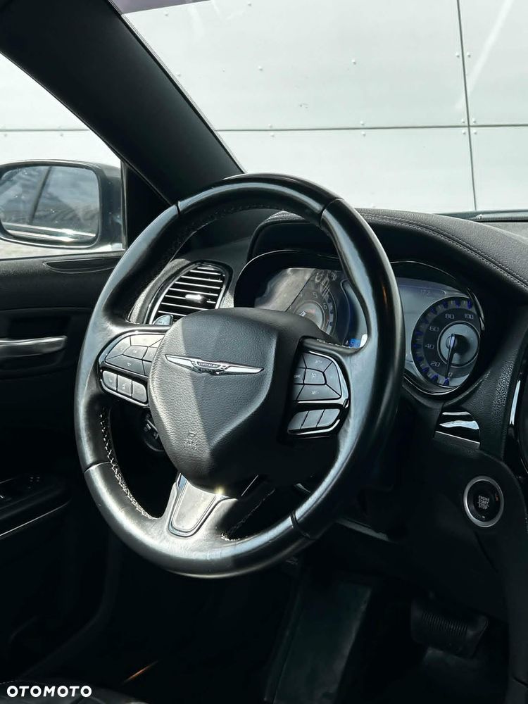 Chrysler 300s - 15