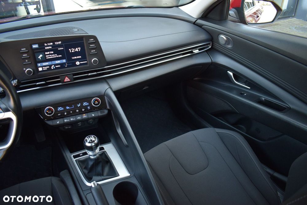 Hyundai Elantra 1.6 Smart - 18