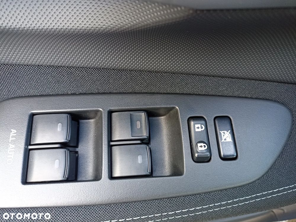 Toyota Auris 1.8 HSD Prestige NAVI - 30