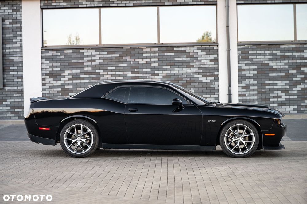 Dodge Challenger - 6