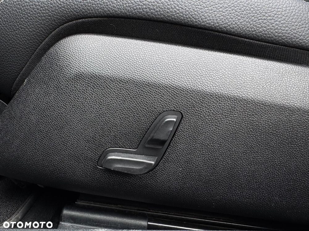Mercedes-Benz Klasa E 220 BlueTEC 9G-TRONIC Avantgarde - 29