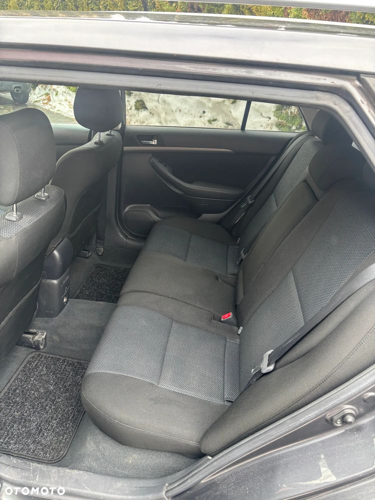 Toyota Avensis - 30