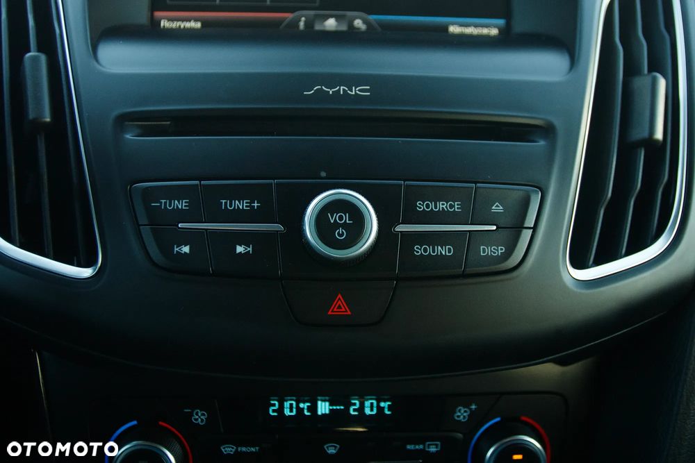 Ford Focus ver-1-0-ecoboost-titanium-x - 29