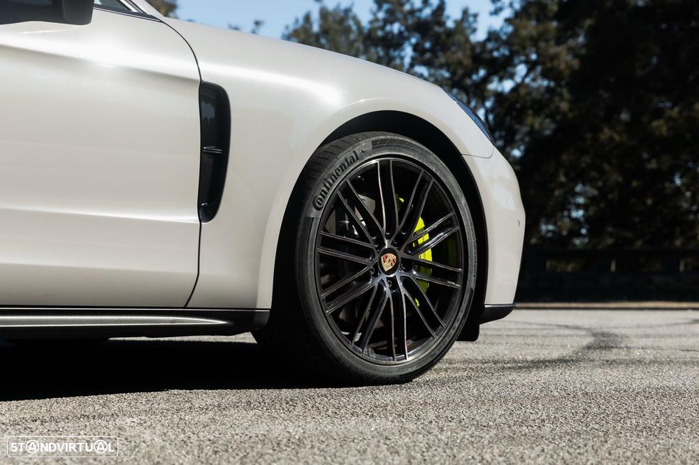 Porsche Panamera Sport Turismo 4 E-Hybrid - 5