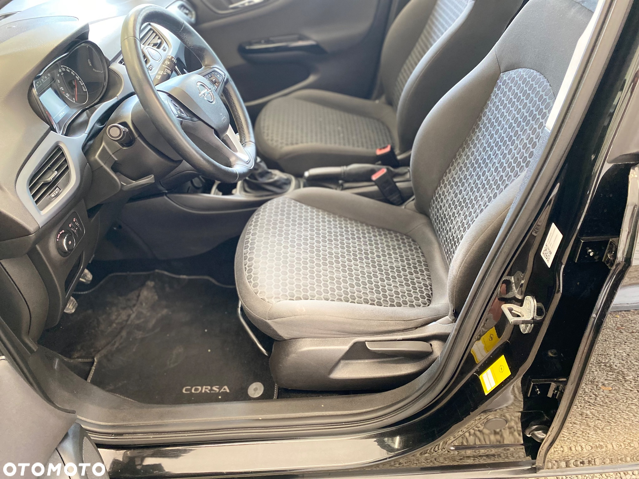 Opel Corsa 1.2 Essentia - 8