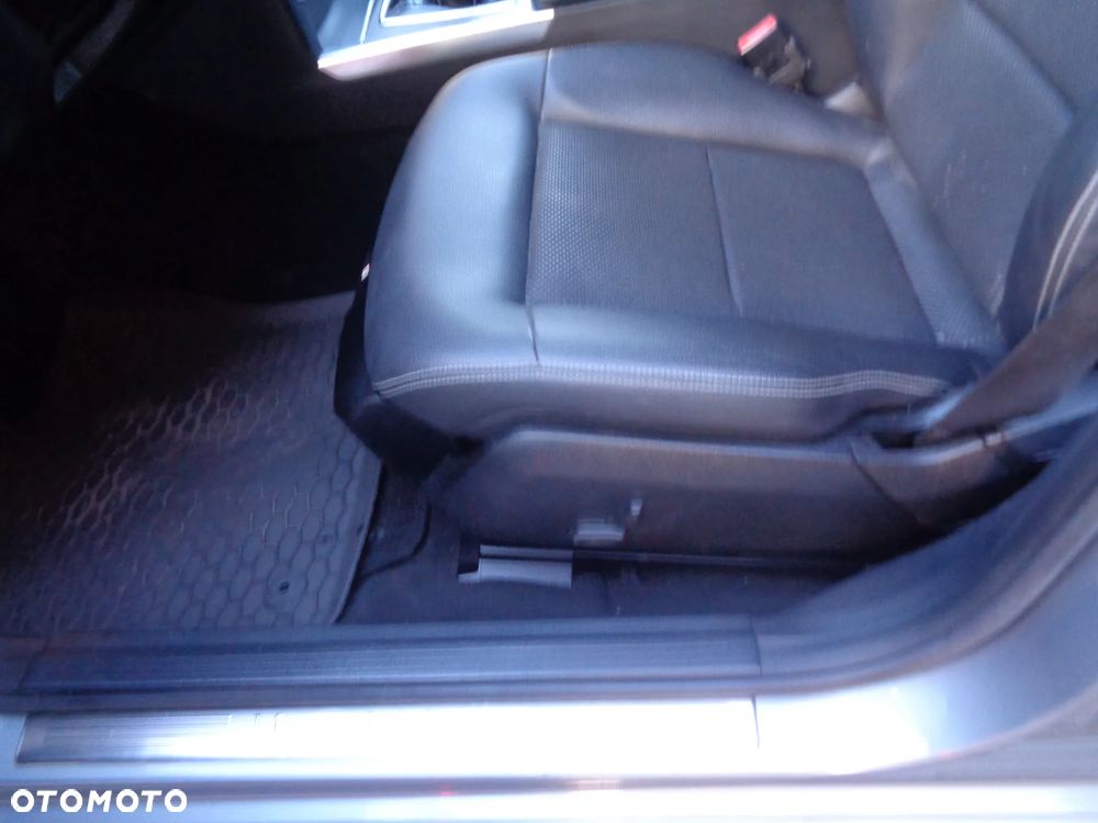 Mercedes-Benz Klasa E 200 CDI Elegance - 22