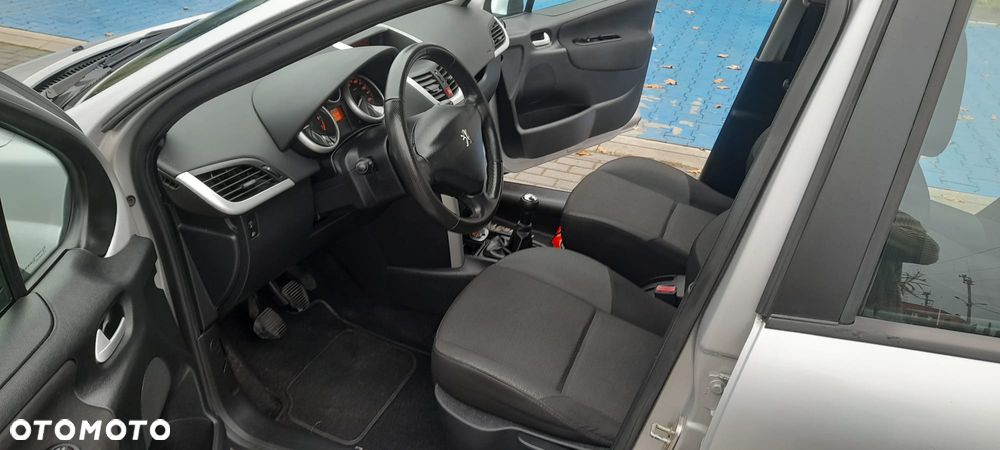 Peugeot 207 1.4 Business Line - 12