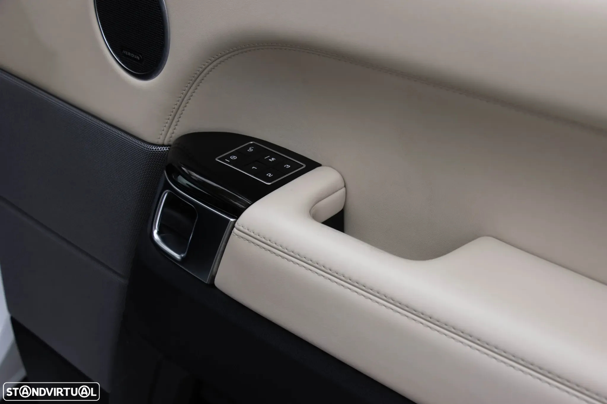 Land Rover Range Rover 4.4 SDV8 Autobiography - 33