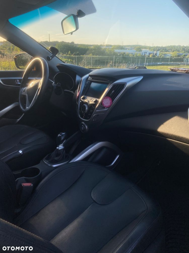 Hyundai Veloster 1.6 Premium - 11