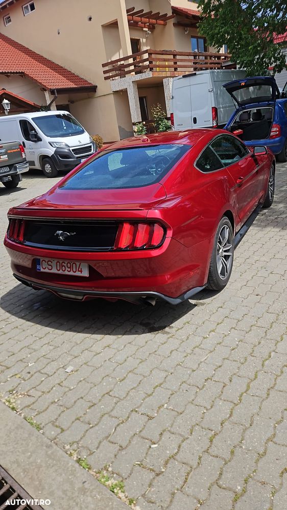 Ford Mustang - 4