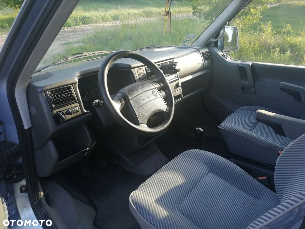 Volkswagen Multivan Standard - 11
