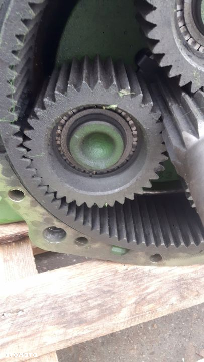 Zwolnica prawa JOHN DEERE 6125R AL215244 107kW 14R - 9