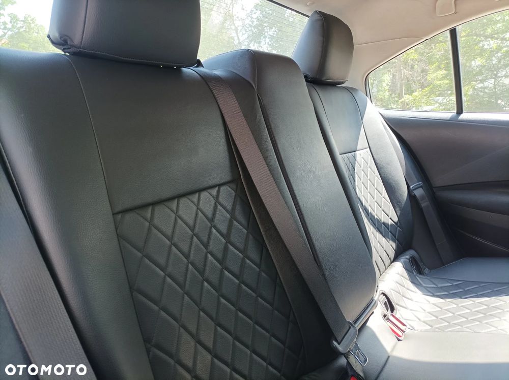 Toyota Corolla 1.8 Hybrid Comfort - 17