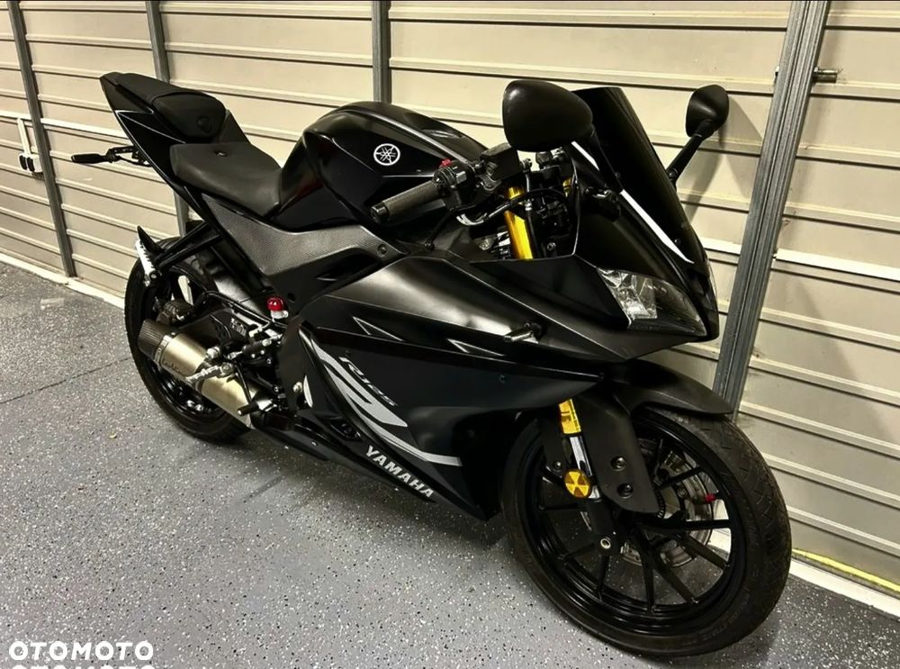 Yamaha YZF - 6