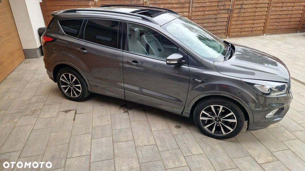 Ford Kuga 1.5 EcoBoost 2x4 ST-Line - 3
