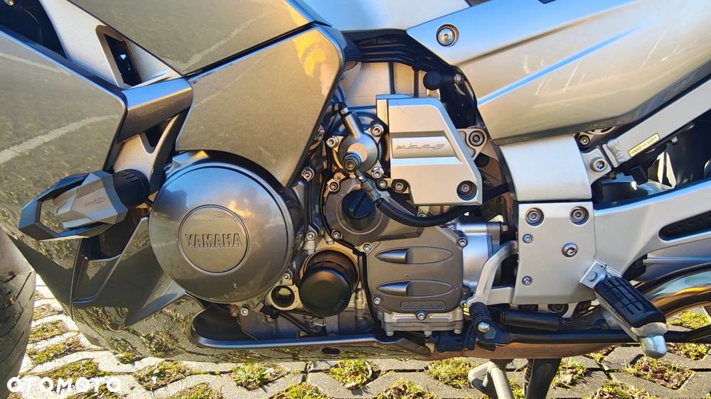 Yamaha FJR - 21