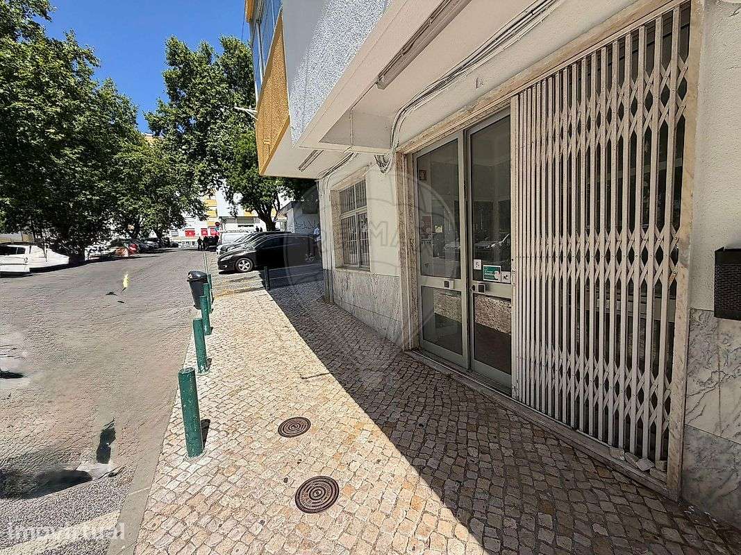 Loja  para arrendamento - Grande imagem: 2/19