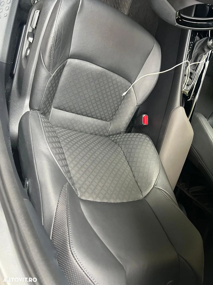 Toyota C-HR 2.0 HSD 184 CP 4x2 CVT Classy Bi-Tone - 22