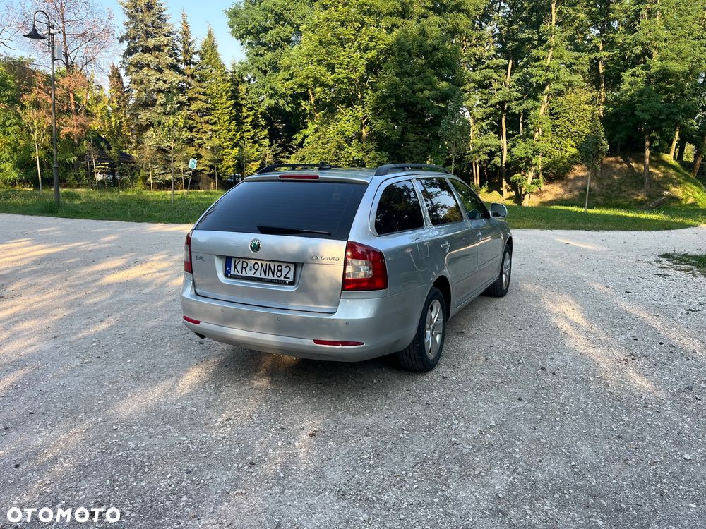 Skoda Octavia 2.0 TDI DPF Elegance - 3