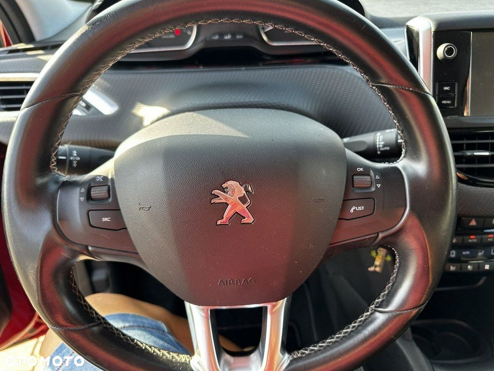Peugeot 208 1.2 VTi Allure - 24