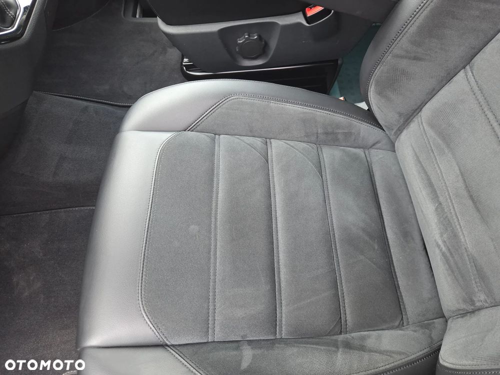 Volkswagen Multivan - 26